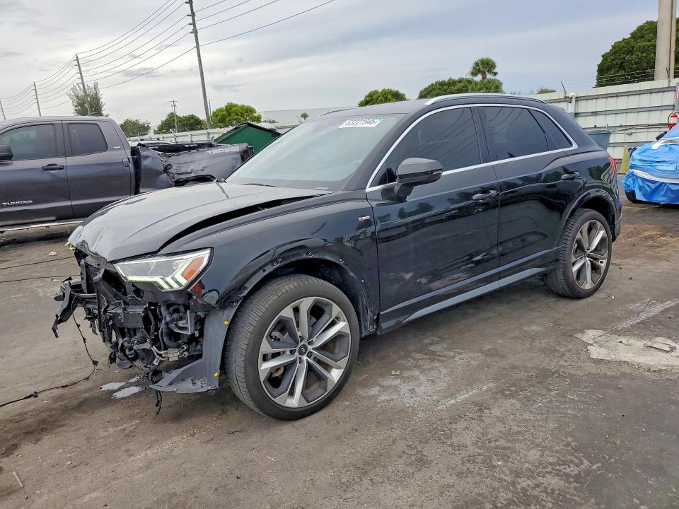 63221946 :رقم المزاد ، WA1EECF38M1048737 vin ، 2021 Audi Q3 مزاد بيع