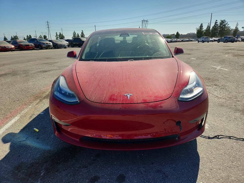 63887086 :رقم المزاد ، 5YJ3E1EA5JF016705 vin ، 2018 Tesla Model 3 مزاد بيع