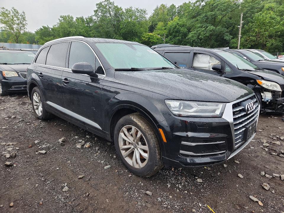 Продаж на аукціоні авто 2017 Audi Q7, vin: WA1AHAF72HD044586, номер лоту: 63988636