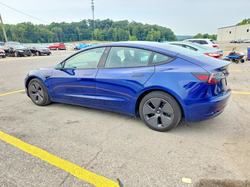 65326036 :رقم المزاد ، 5YJ3E1EA5NF370374 vin ، 2022 Tesla Model 3 مزاد بيع