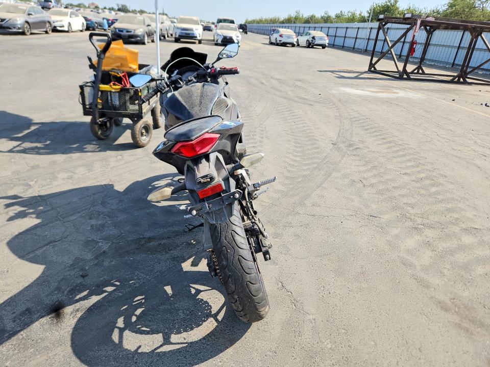 64292386 :رقم المزاد ، JKAEX8A13DDA12565 vin ، 2013 Kawasaki Ex300 مزاد بيع