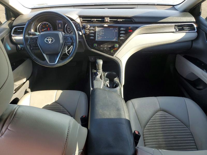 66936116 :رقم المزاد ، 4T1B11HK1JU583587 vin ، 2018 Toyota Camry مزاد بيع