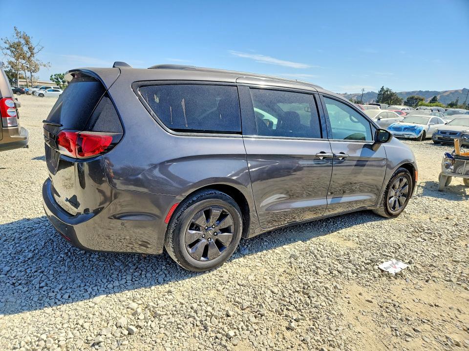 64316576 :رقم المزاد ، 2C4RC1N73KR532989 vin ، 2019 Chrysler Pacifica مزاد بيع