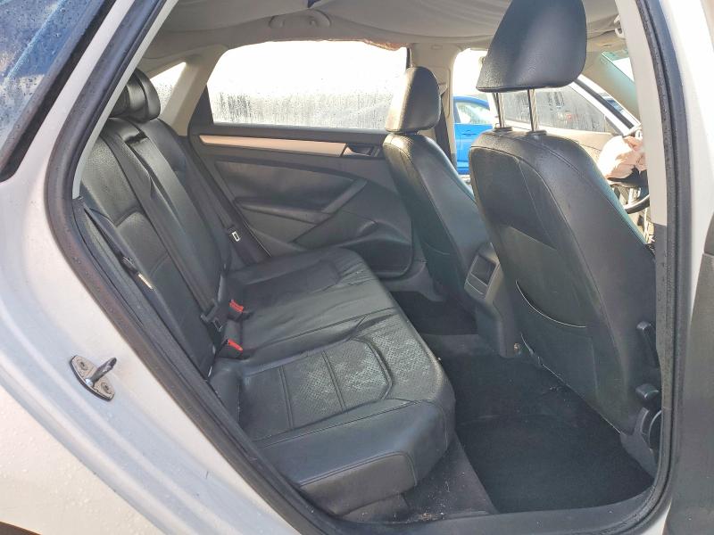 63732766 :رقم المزاد ، 1VWBH7A32CC060672 vin ، 2012 Volkswagen Passat مزاد بيع