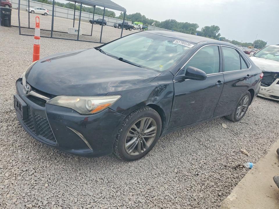 63798536 :رقم المزاد ، 4T1BF1FK7GU224676 vin ، 2016 Toyota Camry مزاد بيع
