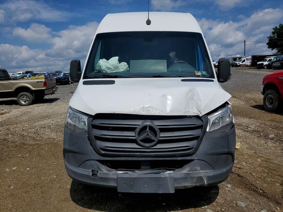 65084716 :رقم المزاد ، W1Y8EC3Y6LP251815 vin ، 2020 Mercedes-benz Sprinter مزاد بيع