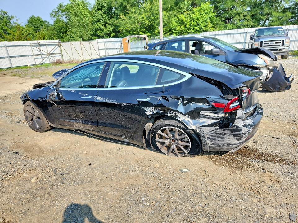 64360366 :رقم المزاد ، 5YJ3E1EA2JF025510 vin ، 2018 Tesla Model 3 مزاد بيع