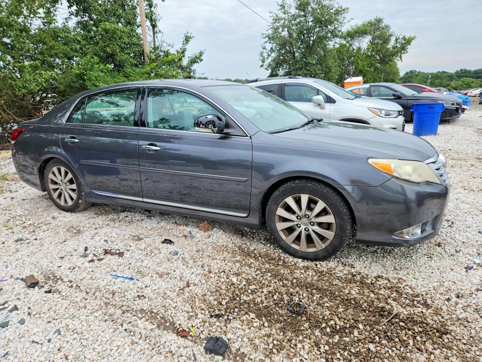 65613856 :رقم المزاد ، 4T1BK3DB3BU379227 vin ، 2011 Toyota Avalon مزاد بيع