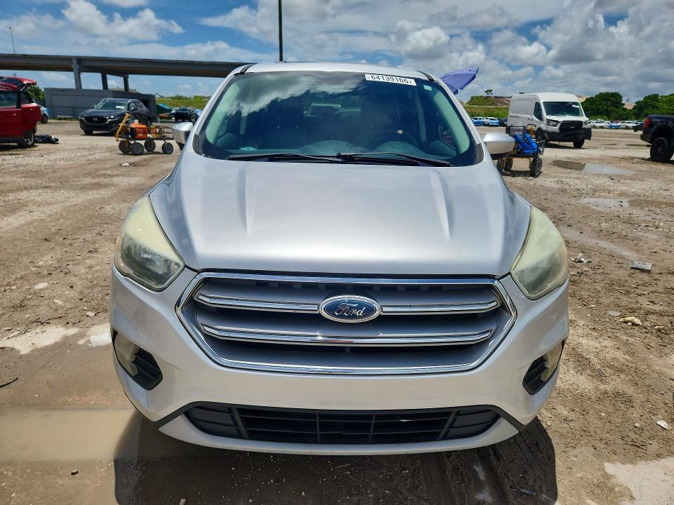 64139166 :رقم المزاد ، 1FMCU9G95HUD44661 vin ، 2017 Ford Escape مزاد بيع