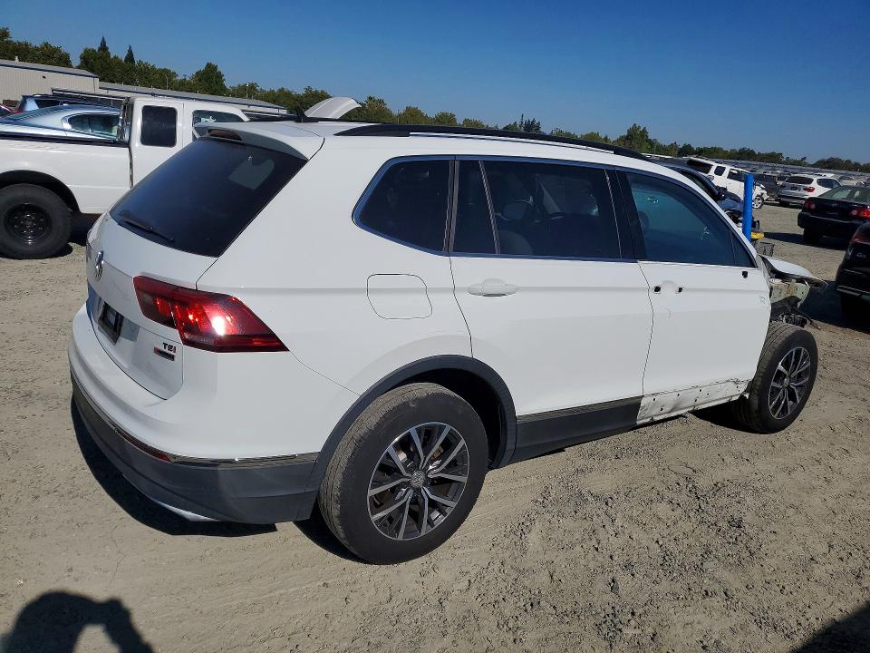 63165106 :رقم المزاد ، 3VV2B7AX6JM220217 vin ، 2018 Volkswagen Tiguan مزاد بيع