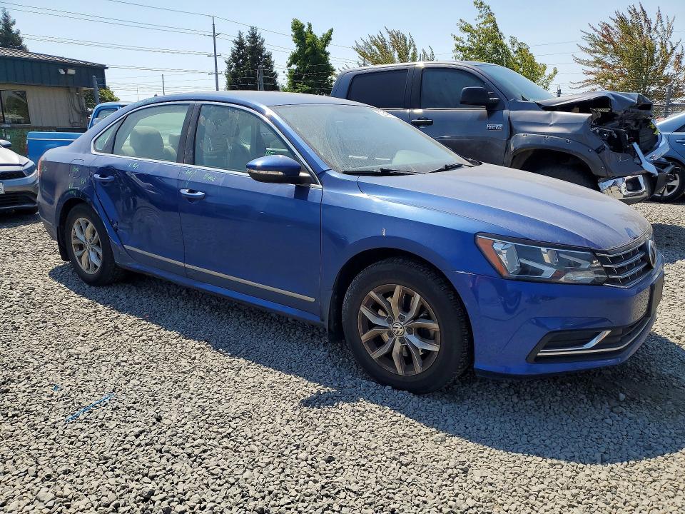 63245426 :رقم المزاد ، 1VWAT7A37HC045506 vin ، 2017 Volkswagen Passat مزاد بيع