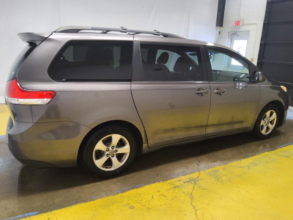 Продаж на аукціоні авто 2011 Toyota Sienna, vin: 5TDKK3DCXBS004713, номер лоту: 66831706