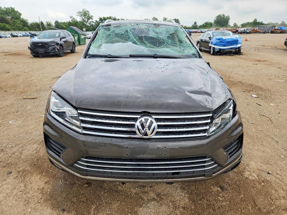 63675016 :رقم المزاد ، WVGEF9BP0FD001665 vin ، 2015 Volkswagen Touareg مزاد بيع