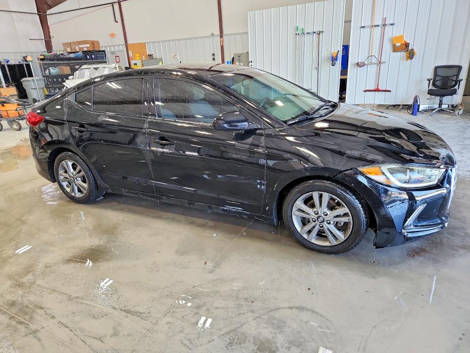 67105566 :رقم المزاد ، 5NPD84LF5JH321540 vin ، 2018 Hyundai Elantra مزاد بيع