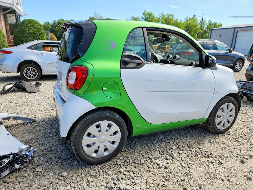 Aukcja sprzedaży 2018 Smart Fortwo, vin: WMEFJ9BAXJK247129, numer aukcji: 66074026