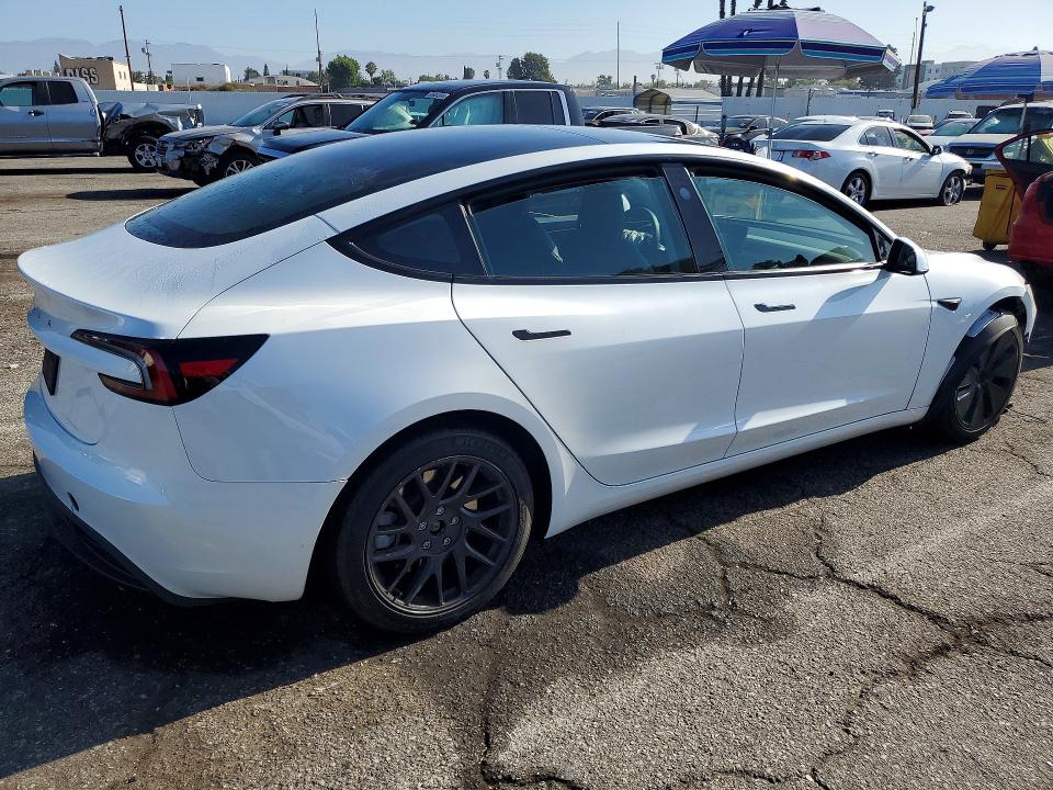 63429106 :رقم المزاد ، 5YJ3E1EA4RF825706 vin ، 2024 Tesla Model 3 مزاد بيع