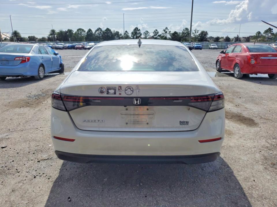 63969376 :رقم المزاد ، 1HGCY1F30PA019702 vin ، 2023 Honda Accord مزاد بيع