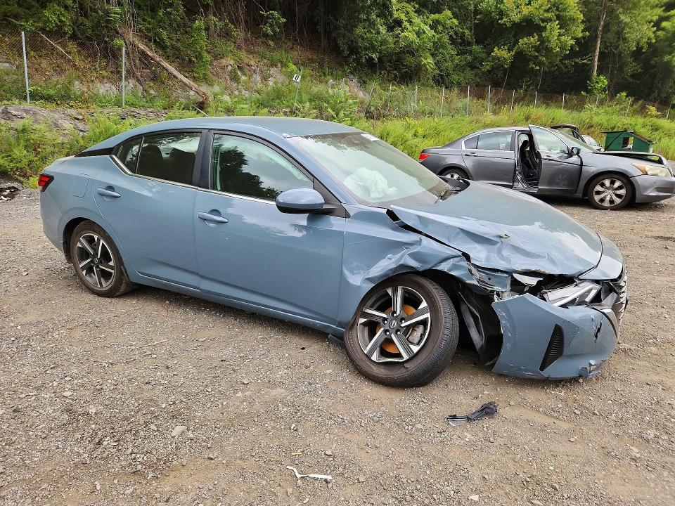 Продажа на аукционе авто 2024 Nissan Sentra, vin: 3N1AB8CV2RY231623, номер лота: 66401746