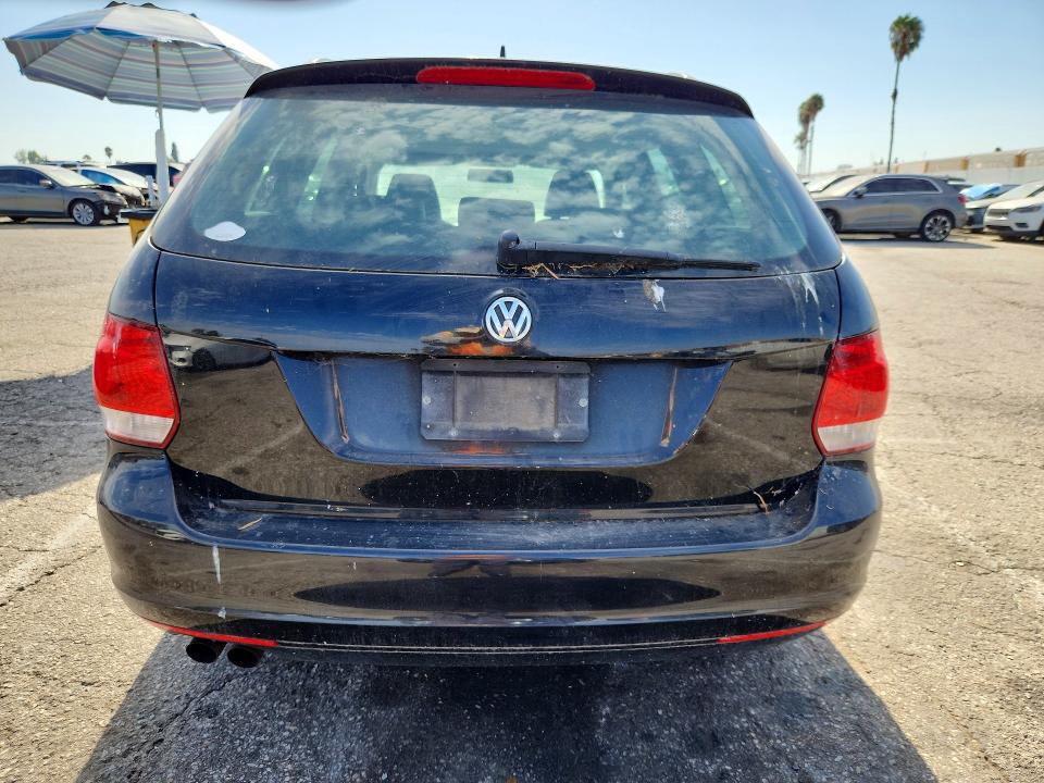 62306186 :رقم المزاد ، 3VWPZ7AJ4AM652832 vin ، 2010 Volkswagen Jetta مزاد بيع