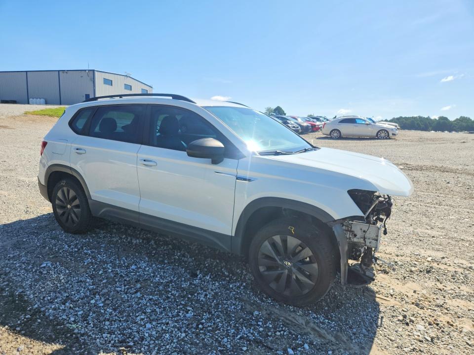 Продажа на аукционе авто 2022 Volkswagen Taos, vin: 3VVCX7B28NM031759, номер лота: 65199586