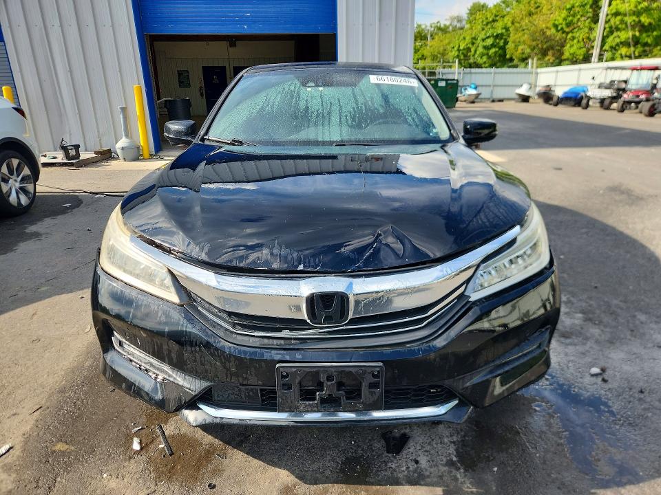 Продажа на аукционе авто 2017 Honda Accord, vin: 1HGCR3F92HA026861, номер лота: 66180246