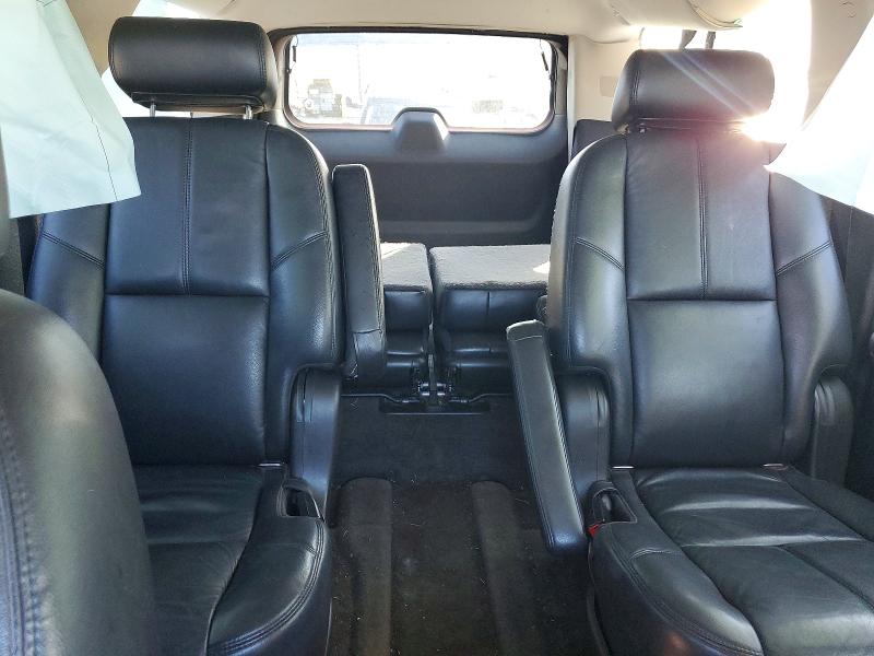 2010 Chevrolet Suburban მანქანა იყიდება აუქციონზე, vin: 1GNUKJE36AR228402, აუქციონის ნომერი: 63414006