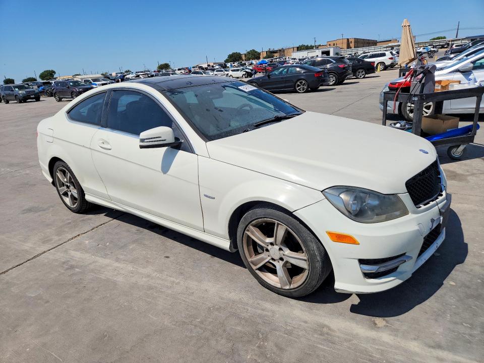 2012 Mercedes-benz C მანქანა იყიდება აუქციონზე, vin: WDDGJ4HB1CF752757, აუქციონის ნომერი: 64916006