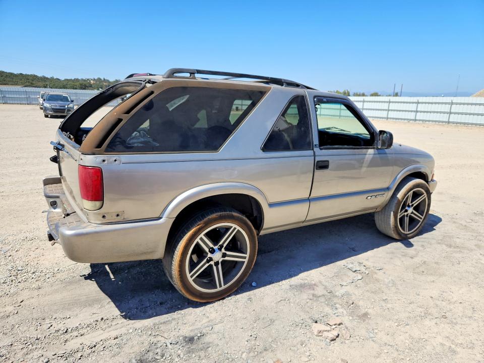 65858756 :رقم المزاد ، 1GNCT18W52K142894 vin ، 2002 Chevrolet Blazer مزاد بيع