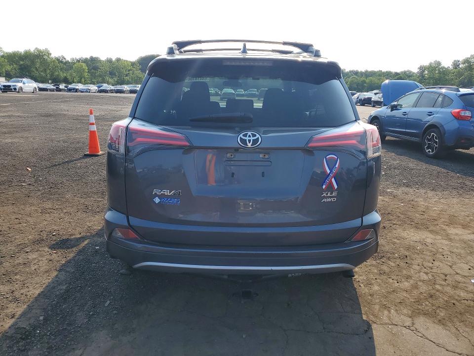 64418706 :رقم المزاد ، JTMRFREV3HJ125093 vin ، 2017 Toyota Rav4 مزاد بيع