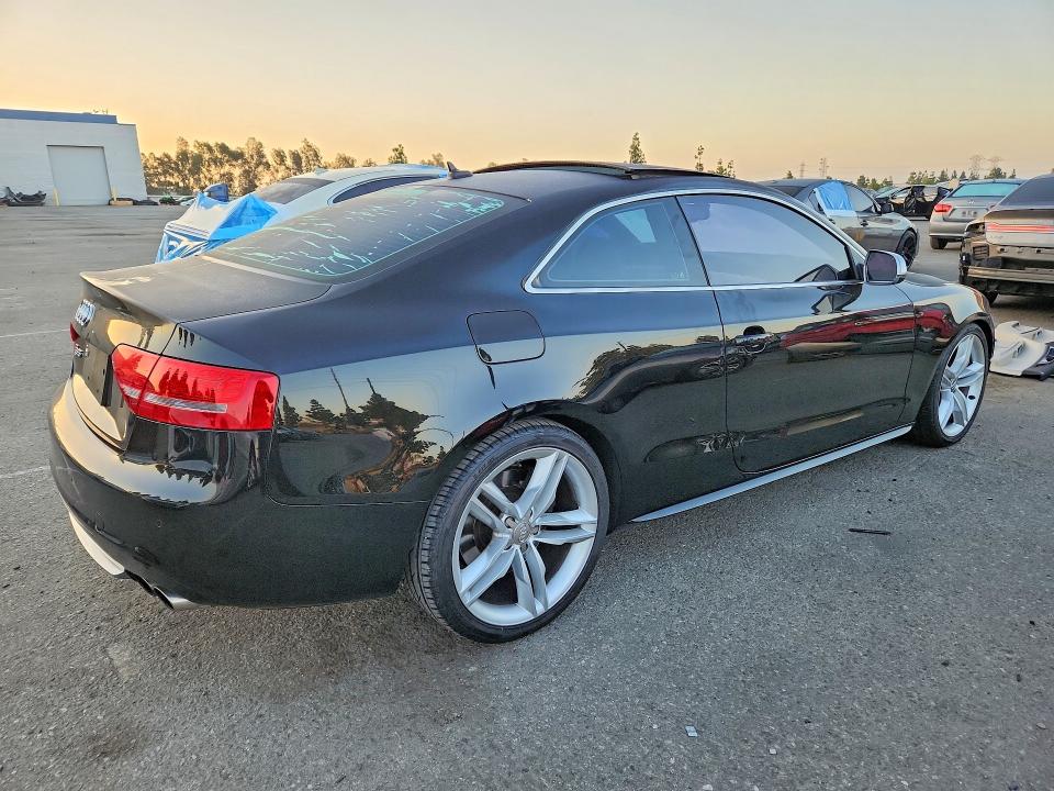 Продаж на аукціоні авто 2010 Audi S5, vin: WAUVVAFR4AA066630, номер лоту: 63530066