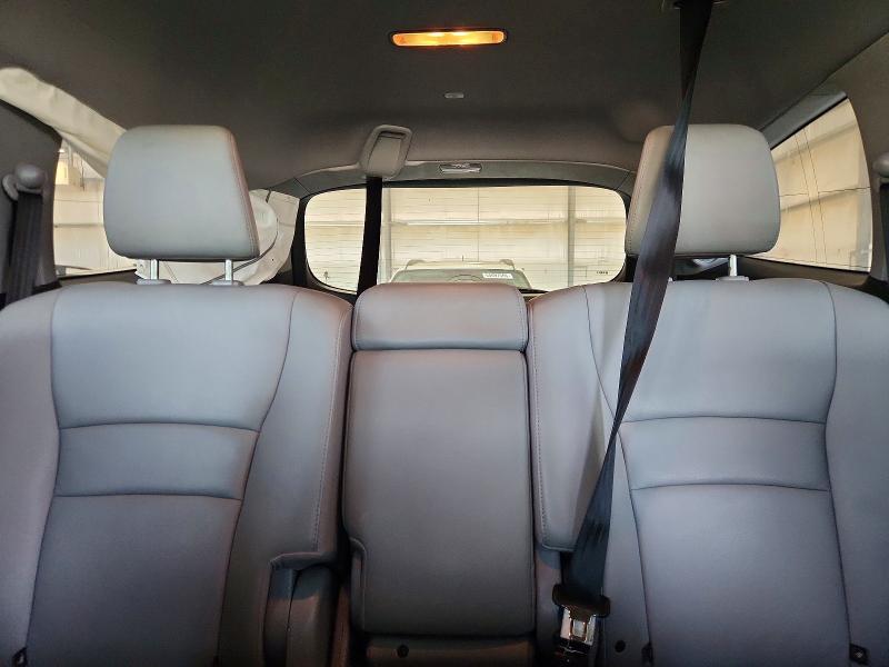 Продажа на аукционе авто 2016 Honda Pilot, vin: 5FNYF6H98GB018118, номер лота: 64253016