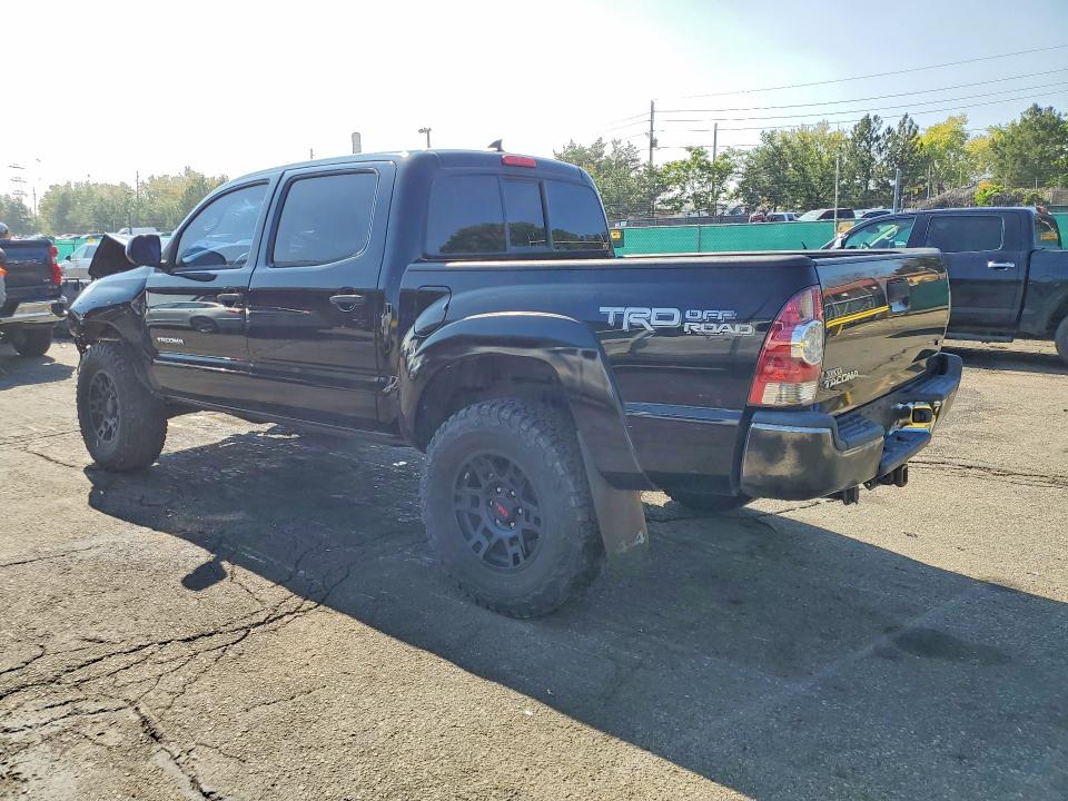 Продаж на аукціоні авто 2015 Toyota Tacoma, vin: 3TMLU4EN3FM170632, номер лоту: 65462236