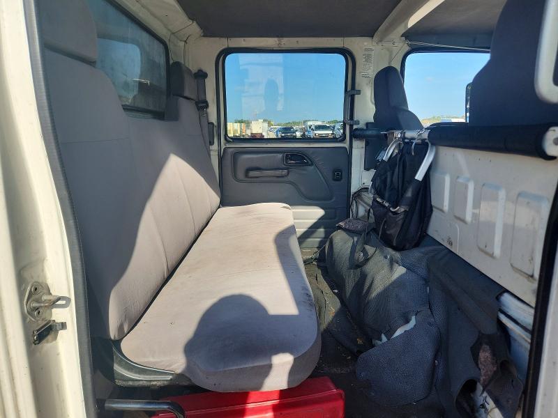 64293856 :رقم المزاد ، 54DB4J1BXGS805839 vin ، 2016 Isuzu Npr مزاد بيع