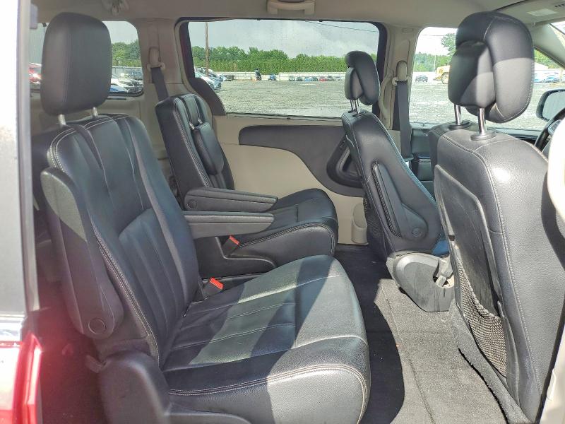 Auction sale of the 2015 Chrysler Town & Country, vin: 2C4RC1BG1FR601981, lot number: 64048636