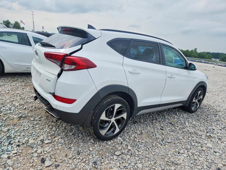 63671826 :رقم المزاد ، KM8J3CA24JU783942 vin ، 2018 Hyundai Tucson مزاد بيع