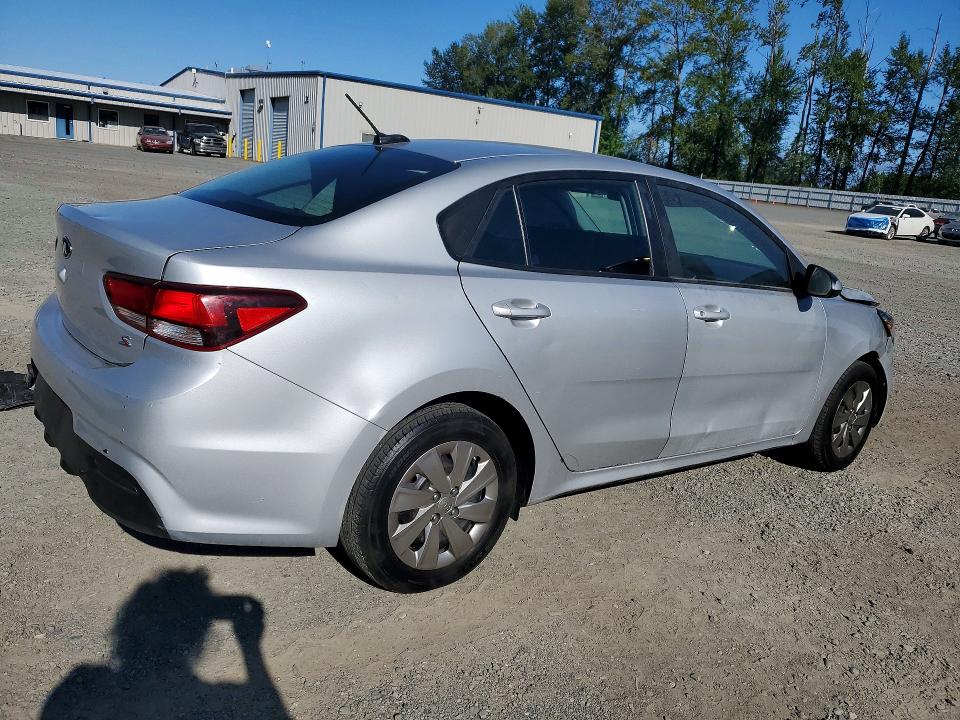 2018 Kia Rio მანქანა იყიდება აუქციონზე, vin: 3KPA24AB1JE068144, აუქციონის ნომერი: 64774056