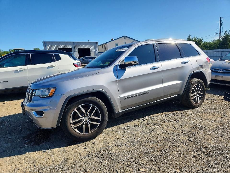 Auction sale of the 2018 Jeep Grand Cherokee, vin: 1C4RJFBGXJC335025, lot number: 63829936