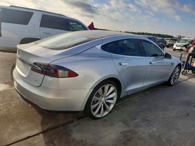 Продажа на аукционе авто 2013 Tesla Model S, vin: 5YJSA1CN8DFP13173, номер лота: 64153566