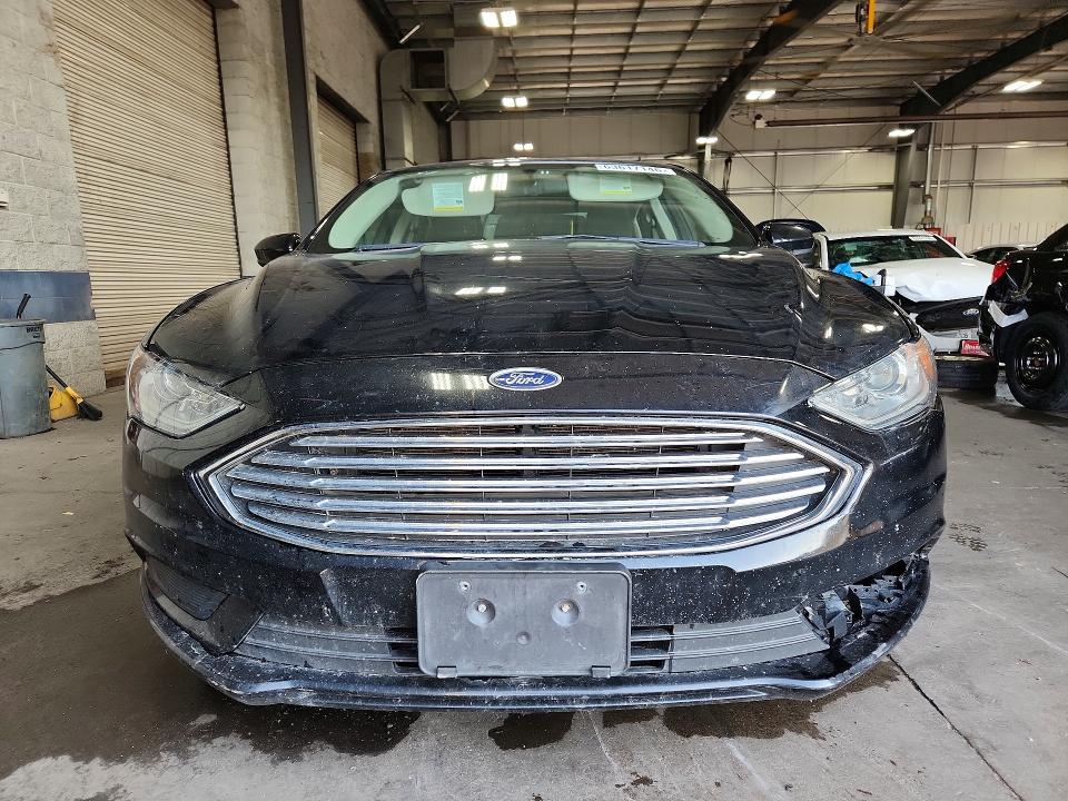 63617146 :رقم المزاد ، 3FA6P0HD5HR264295 vin ، 2017 Ford Fusion مزاد بيع
