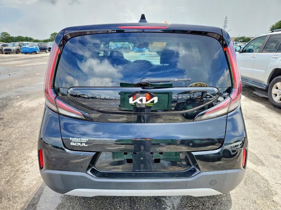 2023 Kia Soul მანქანა იყიდება აუქციონზე, vin: KNDJ23AU3P7874863, აუქციონის ნომერი: 64137236