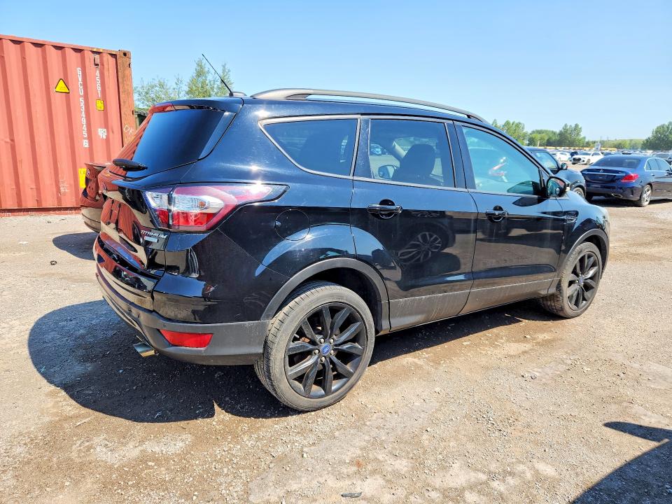 Продаж на аукціоні авто 2017 Ford Escape, vin: 1FMCU0J91HUE58760, номер лоту: 63371546