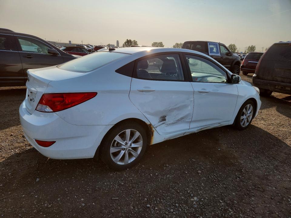2013 Hyundai Accent მანქანა იყიდება აუქციონზე, vin: KMHCU4AE7DU330960, აუქციონის ნომერი: 63769996