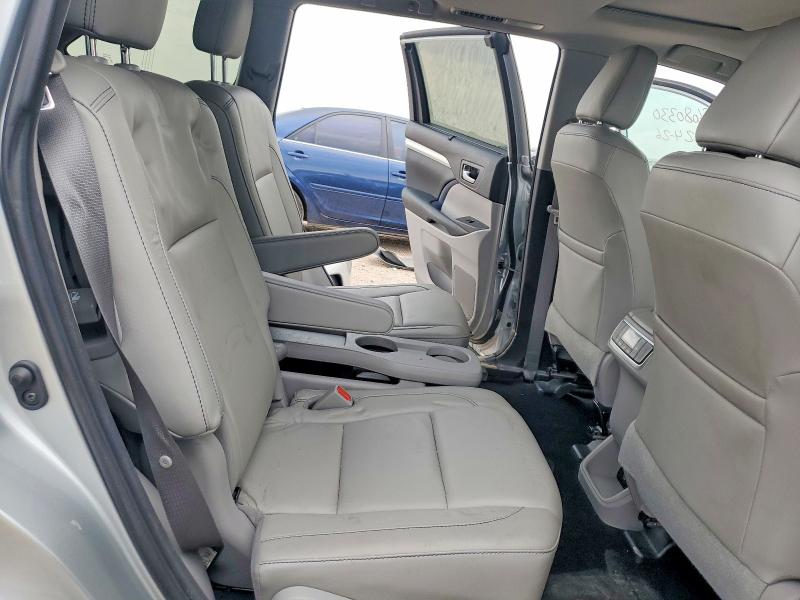 65960256 :رقم المزاد ، 5TDKZRFH2JS530386 vin ، 2018 Toyota Highlander مزاد بيع