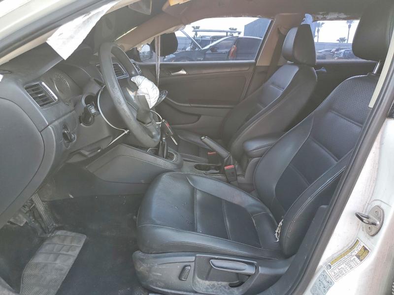 65183346 :رقم المزاد ، 3VWB17AJ3EM325796 vin ، 2014 Volkswagen Jetta مزاد بيع