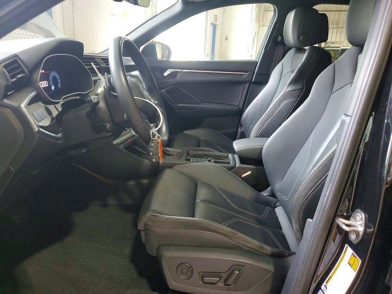 65530916 :رقم المزاد ، WA1EECF38M1128426 vin ، 2021 Audi Q3 مزاد بيع