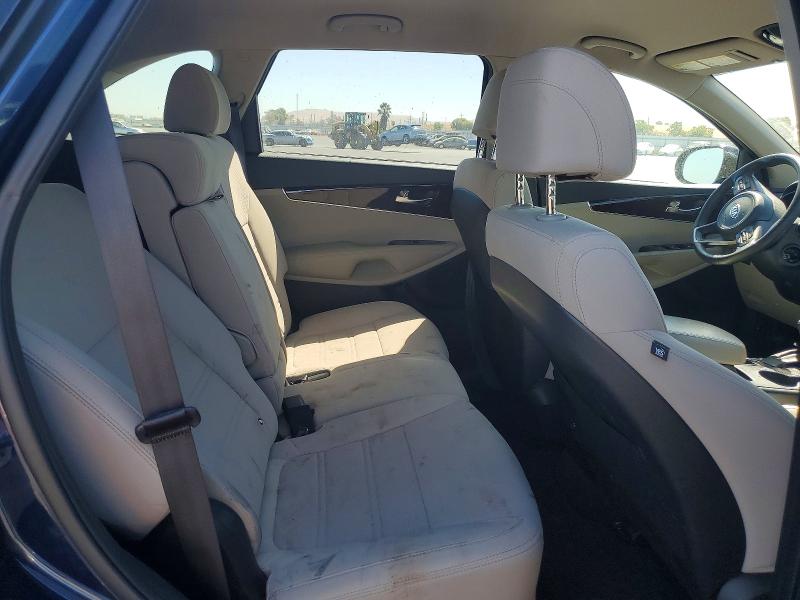 Продажа на аукционе авто 2017 Kia Sorento, vin: 5XYPG4A3XHG214784, номер лота: 63242026