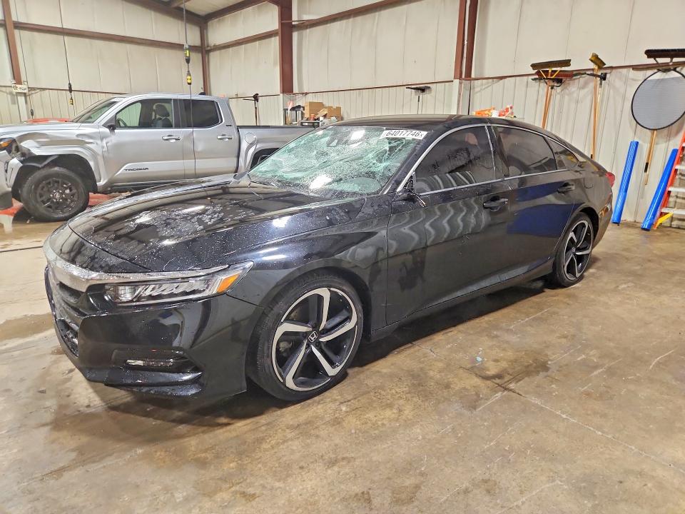 Продажа на аукционе авто 2018 Honda Accord, vin: 1HGCV1F3XJA148613, номер лота: 64017746