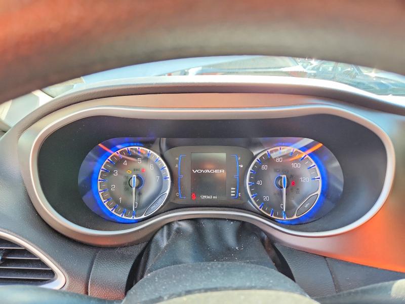 63292146 :رقم المزاد ، 2C4RC1DG8LR156972 vin ، 2020 Chrysler Voyager مزاد بيع