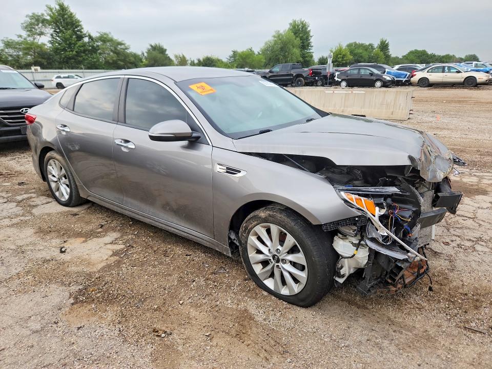 63702726 :رقم المزاد ، 5XXGT4L39HG161542 vin ، 2017 Kia Optima مزاد بيع