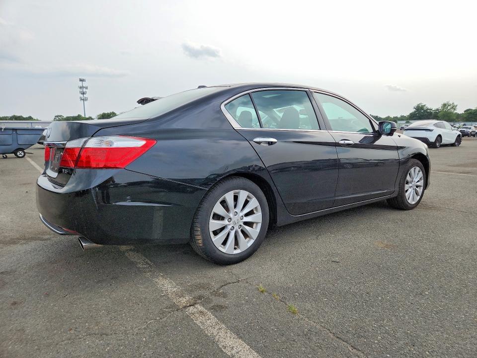64853726 :رقم المزاد ، 1HGCR3F82EA037412 vin ، 2014 Honda Accord مزاد بيع